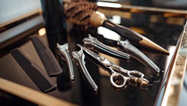 Scissor Rental for Hairdressers. What It Is and Why It Makes Sense
