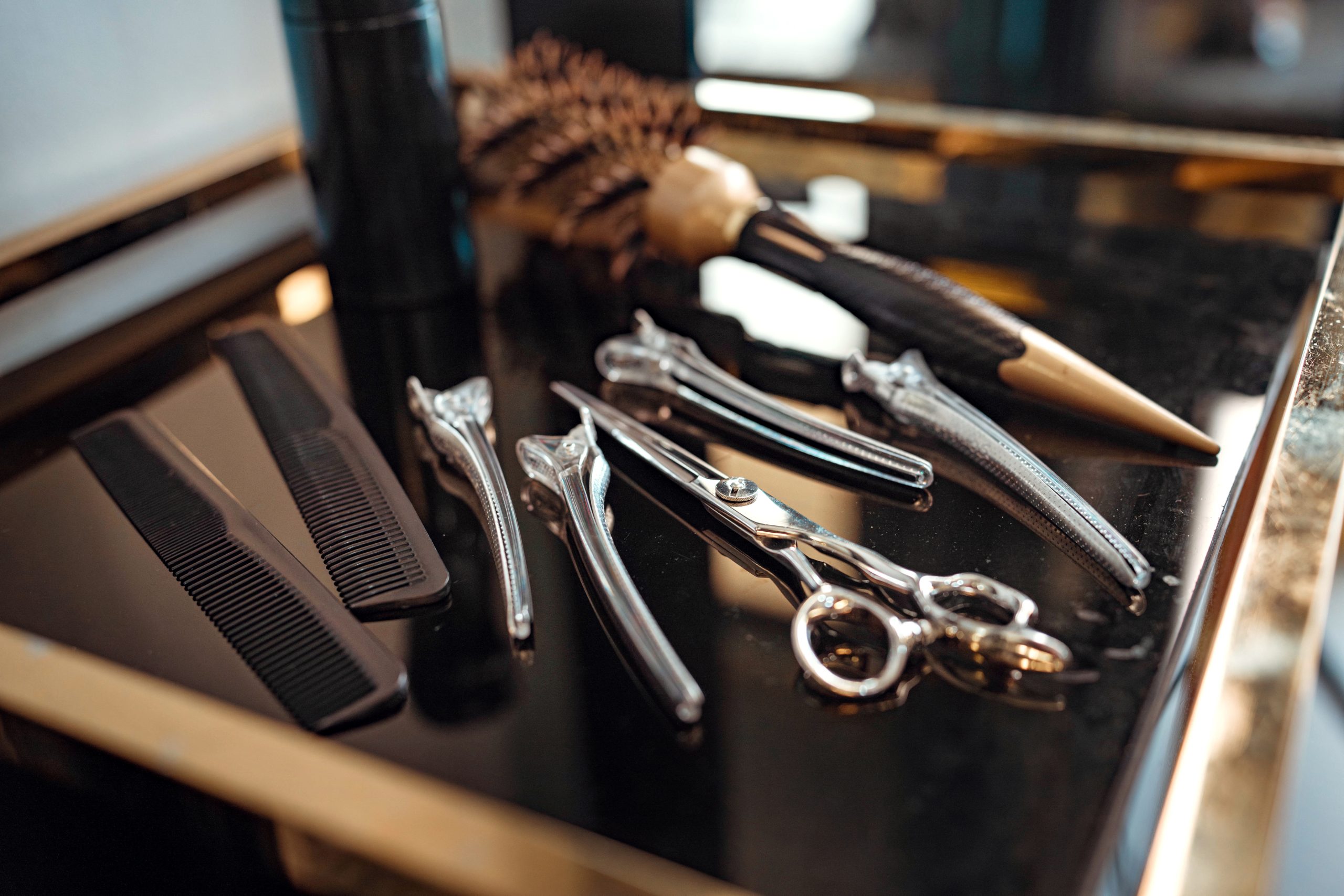 Scissor Rental for Hairdressers. What It Is and Why It Makes Sense